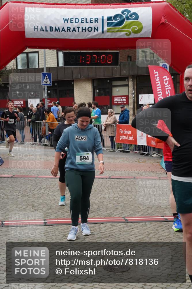 04.05.2025 - 8. Wedeler Halbmarathon Felixshl http://msf.ph/oto/7818136 04.05.2025 11:37:06 Ziel 265, 594, 654, 1028, 1141 meine-sportfotos.de