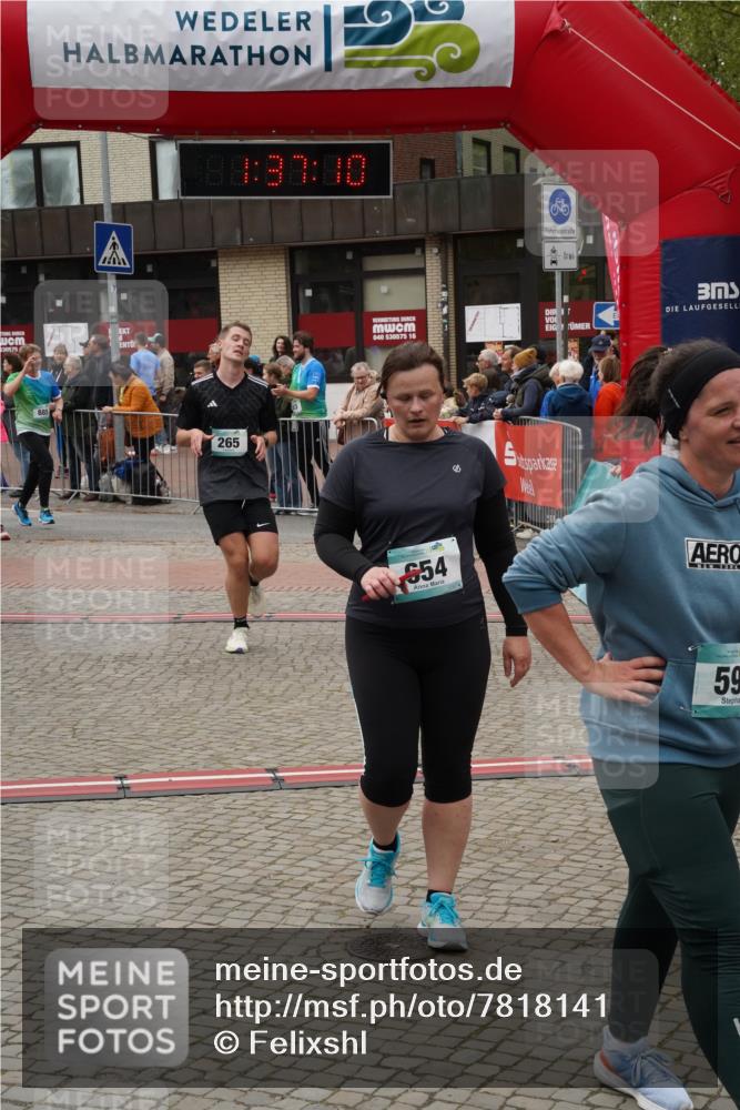 04.05.2025 - 8. Wedeler Halbmarathon Felixshl http://msf.ph/oto/7818141 04.05.2025 11:37:08 Ziel 265, 594, 654, 885, 894, 949, 1141 meine-sportfotos.de