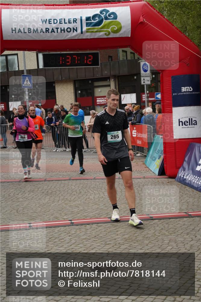 04.05.2025 - 8. Wedeler Halbmarathon Felixshl http://msf.ph/oto/7818144 04.05.2025 11:37:10 Ziel 265, 654, 885, 894, 949 meine-sportfotos.de