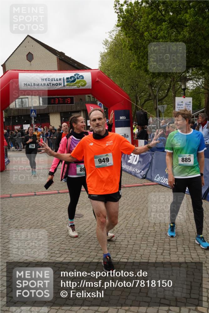 04.05.2025 - 8. Wedeler Halbmarathon Felixshl http://msf.ph/oto/7818150 04.05.2025 11:37:17 Ziel 746, 885, 949, 986 meine-sportfotos.de