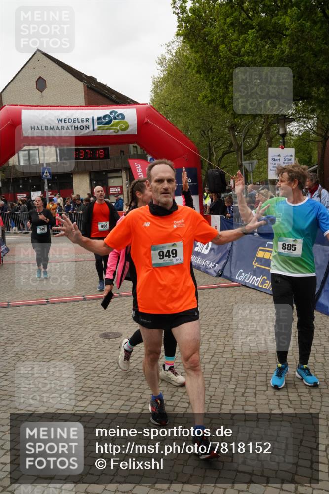 04.05.2025 - 8. Wedeler Halbmarathon Felixshl http://msf.ph/oto/7818152 04.05.2025 11:37:17 Ziel 746, 885, 949, 986 meine-sportfotos.de