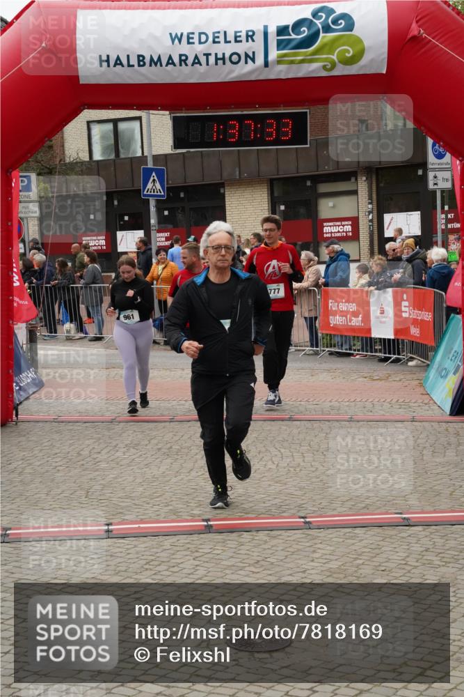 04.05.2025 - 8. Wedeler Halbmarathon Felixshl http://msf.ph/oto/7818169 04.05.2025 11:37:31 Ziel 777, 806, 889, 961, 1000, 1165 meine-sportfotos.de