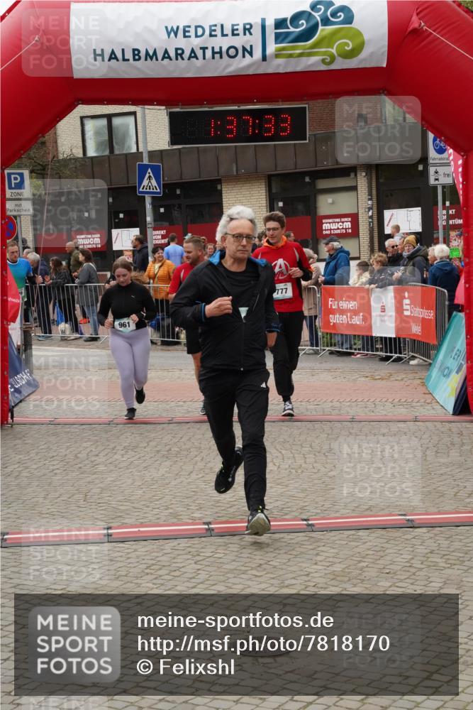 04.05.2025 - 8. Wedeler Halbmarathon Felixshl http://msf.ph/oto/7818170 04.05.2025 11:37:31 Ziel 777, 806, 889, 961, 1000, 1165 meine-sportfotos.de