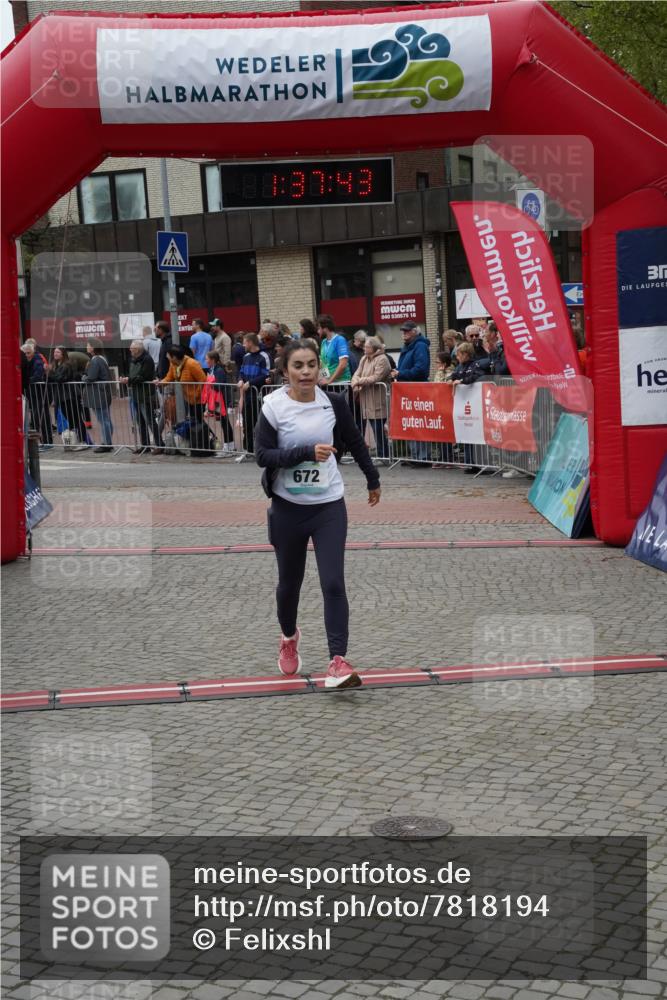04.05.2025 - 8. Wedeler Halbmarathon Felixshl http://msf.ph/oto/7818194 04.05.2025 11:37:41 Ziel 436, 672, 1175 meine-sportfotos.de