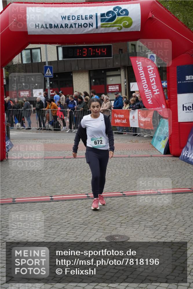 04.05.2025 - 8. Wedeler Halbmarathon Felixshl http://msf.ph/oto/7818196 04.05.2025 11:37:42 Ziel 436, 672, 1175 meine-sportfotos.de