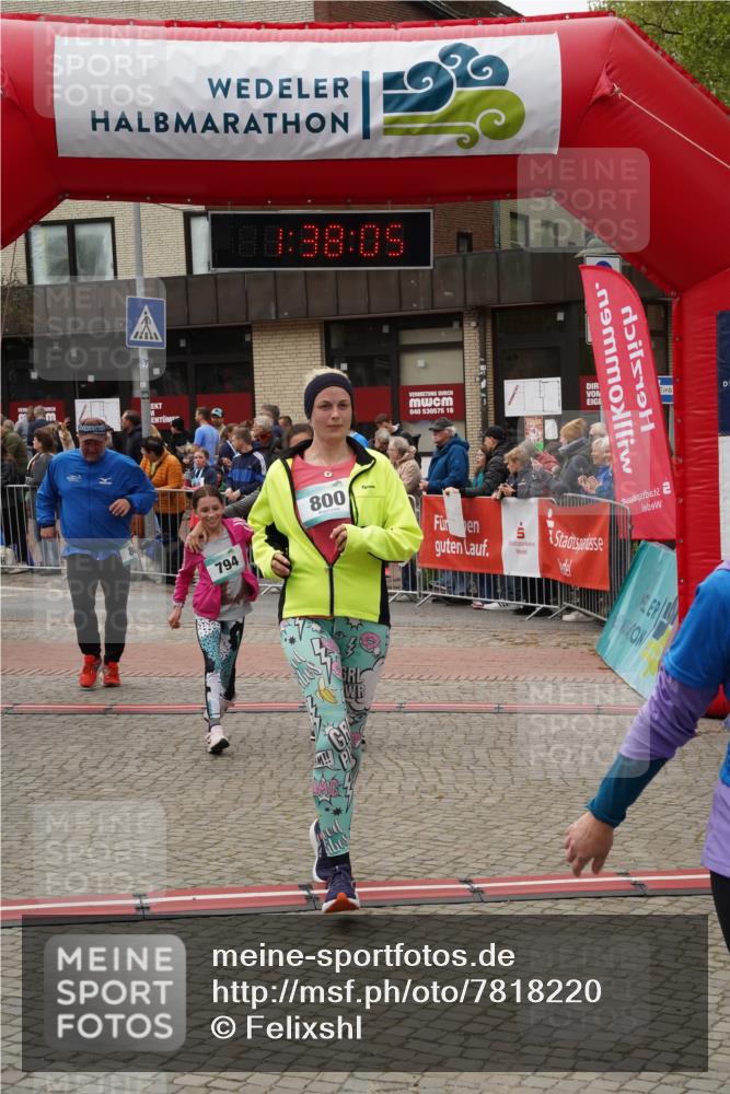 04.05.2025 - 8. Wedeler Halbmarathon Felixshl http://msf.ph/oto/7818220 04.05.2025 11:38:03 Ziel 86, 794, 795, 800, 838, 1194 meine-sportfotos.de