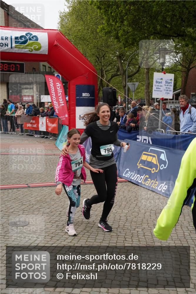 04.05.2025 - 8. Wedeler Halbmarathon Felixshl http://msf.ph/oto/7818229 04.05.2025 11:38:05 Ziel 86, 794, 795, 800, 838, 1194 meine-sportfotos.de