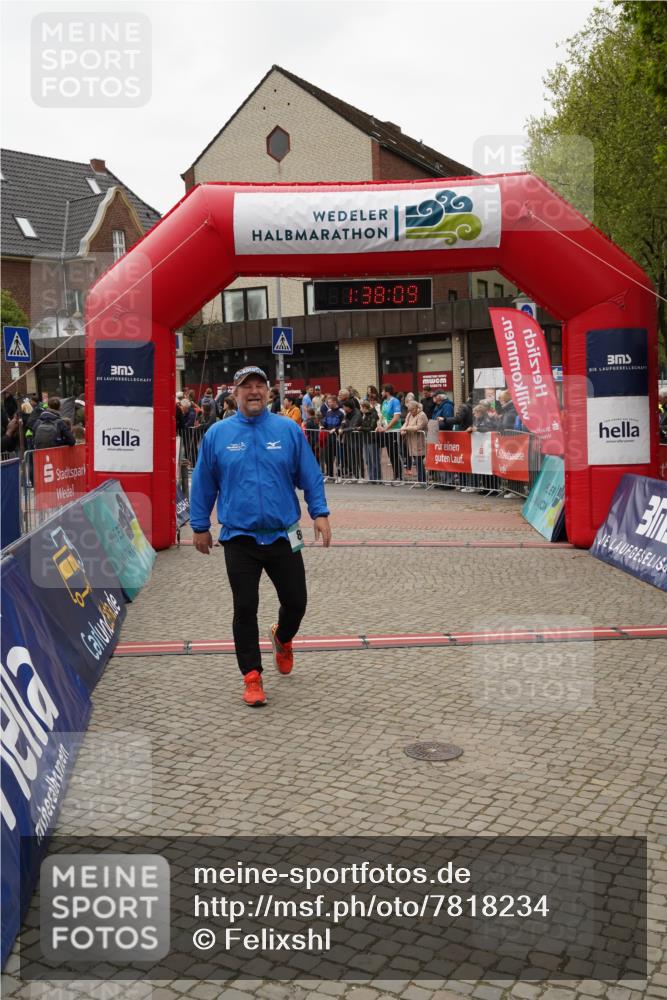 04.05.2025 - 8. Wedeler Halbmarathon Felixshl http://msf.ph/oto/7818234 04.05.2025 11:38:07 Ziel 86, 794, 795, 800, 1194 meine-sportfotos.de