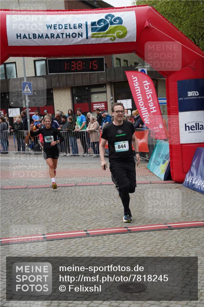 04.05.2025 - 8. Wedeler Halbmarathon Felixshl http://msf.ph/oto/7818245 04.05.2025 11:38:13 Ziel 816, 844, 920 meine-sportfotos.de