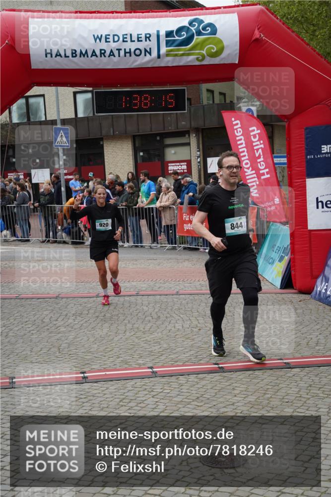 04.05.2025 - 8. Wedeler Halbmarathon Felixshl http://msf.ph/oto/7818246 04.05.2025 11:38:13 Ziel 816, 844, 920 meine-sportfotos.de