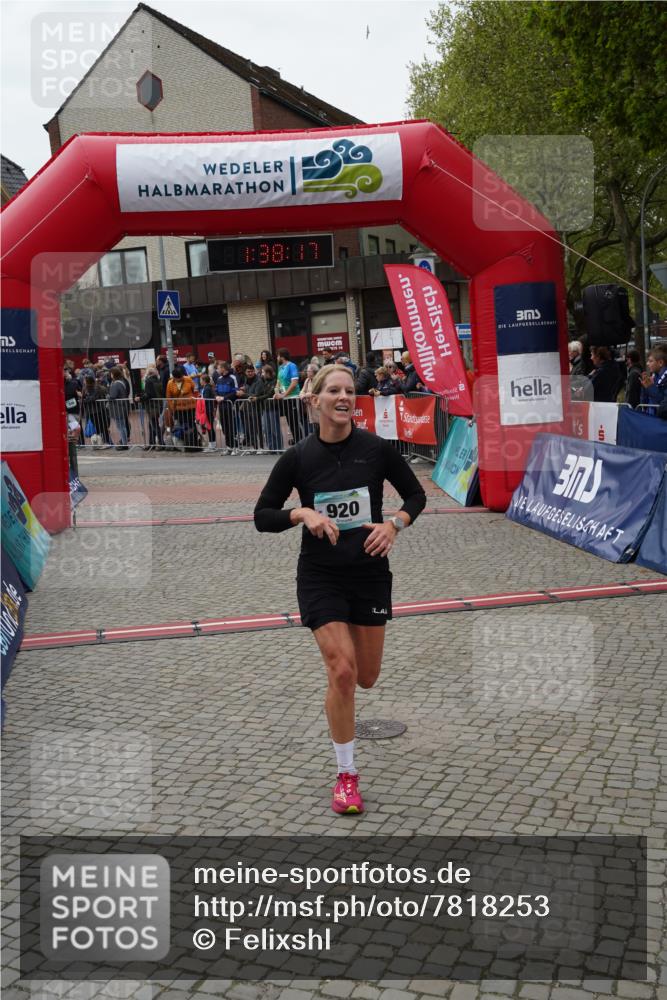 04.05.2025 - 8. Wedeler Halbmarathon Felixshl http://msf.ph/oto/7818253 04.05.2025 11:38:15 Ziel 816, 844, 920 meine-sportfotos.de