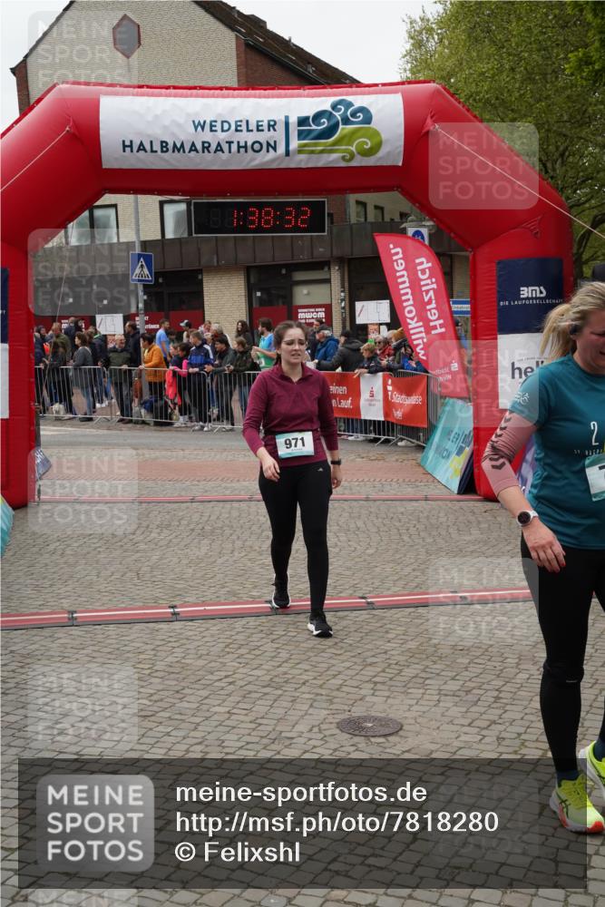 04.05.2025 - 8. Wedeler Halbmarathon Felixshl http://msf.ph/oto/7818280 04.05.2025 11:38:30 Ziel 524, 769, 971 meine-sportfotos.de