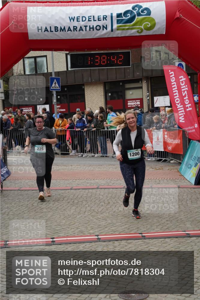 04.05.2025 - 8. Wedeler Halbmarathon Felixshl http://msf.ph/oto/7818304 04.05.2025 11:38:40 Ziel 225, 737, 789, 1146, 1200 meine-sportfotos.de