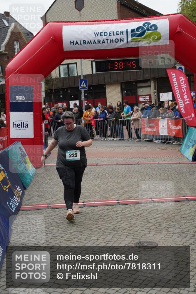04.05.2025 - 8. Wedeler Halbmarathon Felixshl http://msf.ph/oto/7818311 04.05.2025 11:38:43 Ziel 225, 476, 569, 1200 meine-sportfotos.de