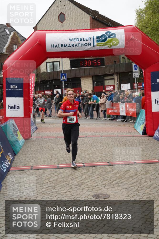 04.05.2025 - 8. Wedeler Halbmarathon Felixshl http://msf.ph/oto/7818323 04.05.2025 11:38:53 Ziel 669, 859 meine-sportfotos.de