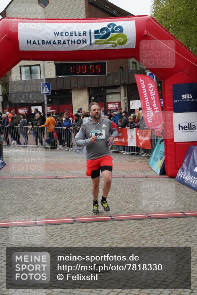04.05.2025 - 8. Wedeler Halbmarathon Felixshl http://msf.ph/oto/7818330 04.05.2025 11:38:57 Ziel 669, 799, 859 meine-sportfotos.de