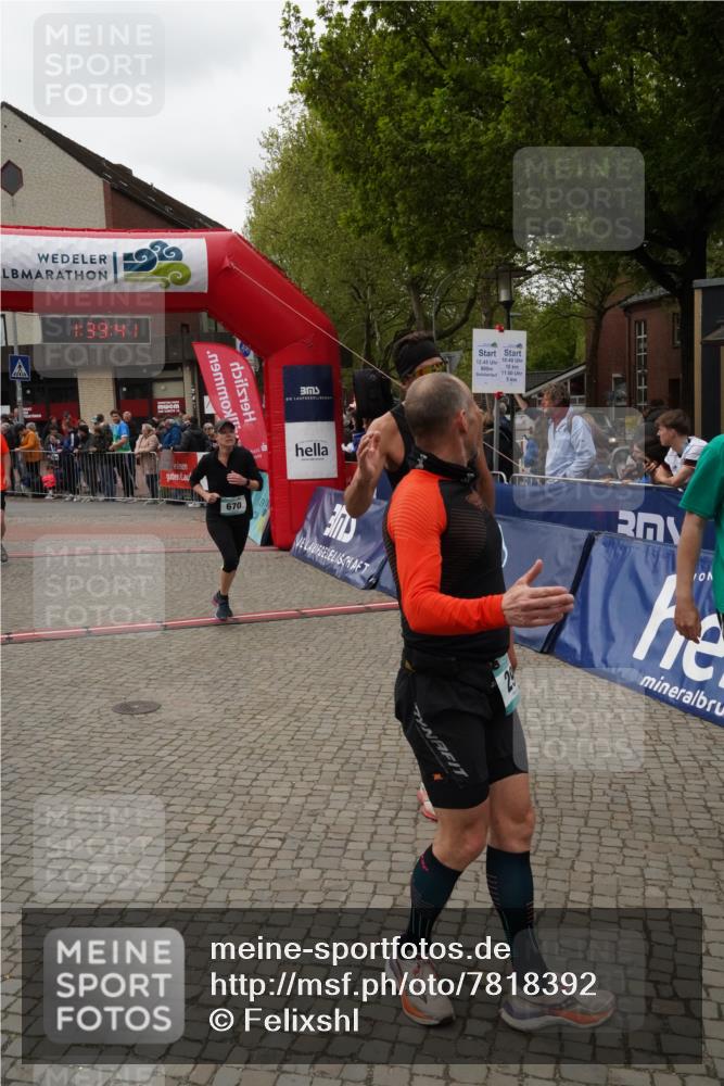 04.05.2025 - 8. Wedeler Halbmarathon Felixshl http://msf.ph/oto/7818392 04.05.2025 11:39:39 Ziel 299, 334, 406, 670, 848 meine-sportfotos.de