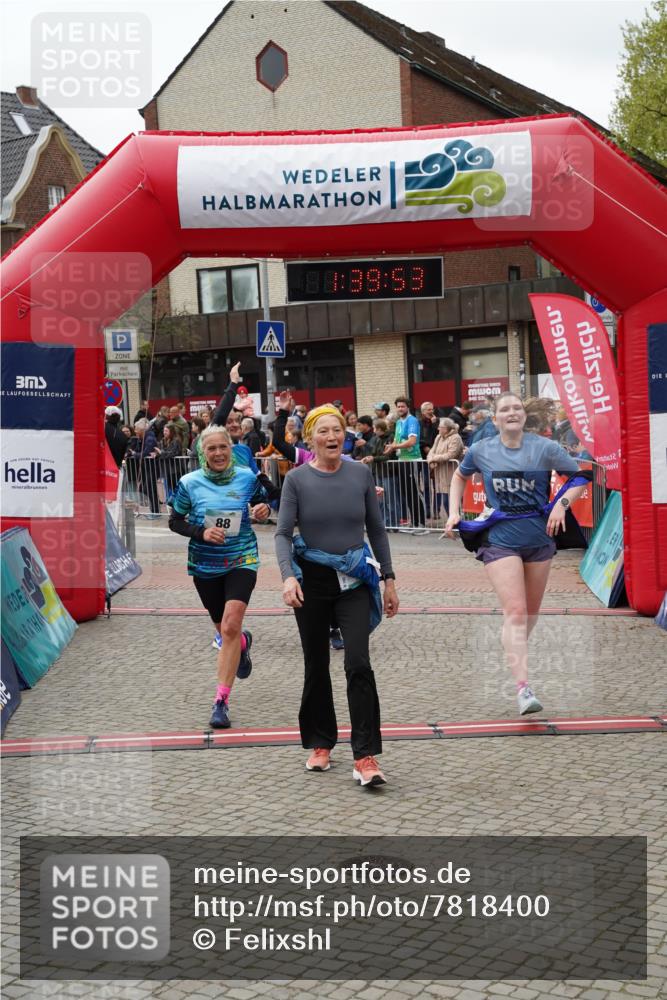 04.05.2025 - 8. Wedeler Halbmarathon Felixshl http://msf.ph/oto/7818400 04.05.2025 11:39:51 Ziel 88, 98, 152, 803, 880, 881, 1057 meine-sportfotos.de