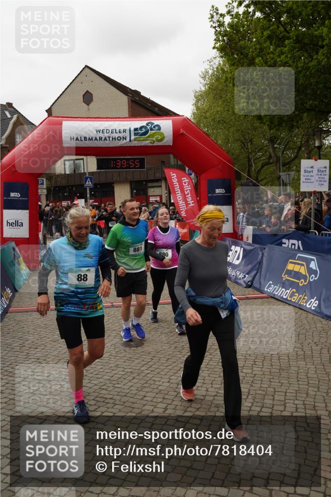 04.05.2025 - 8. Wedeler Halbmarathon Felixshl http://msf.ph/oto/7818404 04.05.2025 11:39:53 Ziel 88, 98, 152, 803, 880, 881 meine-sportfotos.de