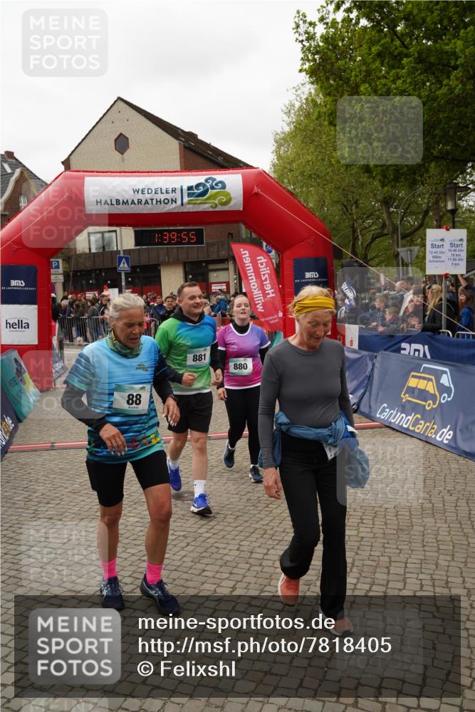 04.05.2025 - 8. Wedeler Halbmarathon Felixshl http://msf.ph/oto/7818405 04.05.2025 11:39:53 Ziel 88, 98, 152, 803, 880, 881 meine-sportfotos.de
