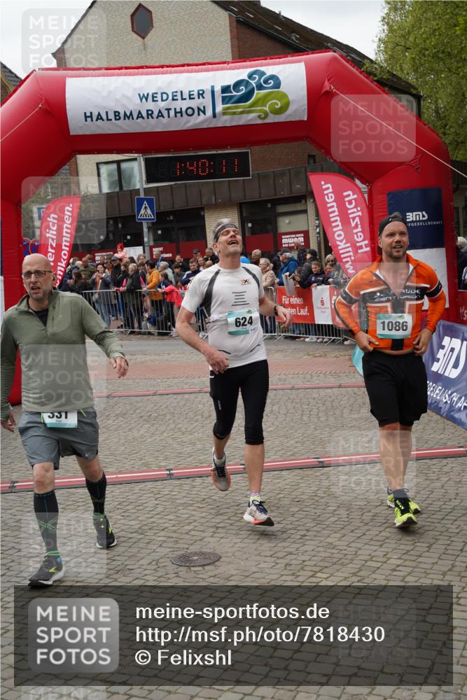 04.05.2025 - 8. Wedeler Halbmarathon Felixshl http://msf.ph/oto/7818430 04.05.2025 11:40:09 Ziel 69, 331, 624 meine-sportfotos.de