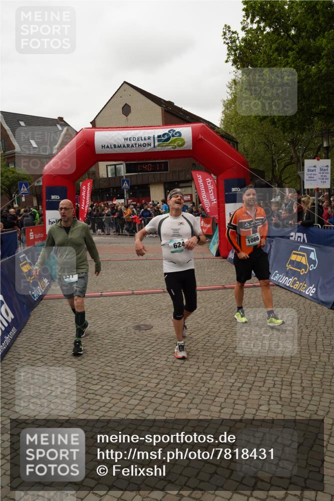 04.05.2025 - 8. Wedeler Halbmarathon Felixshl http://msf.ph/oto/7818431 04.05.2025 11:40:09 Ziel 69, 331, 624 meine-sportfotos.de
