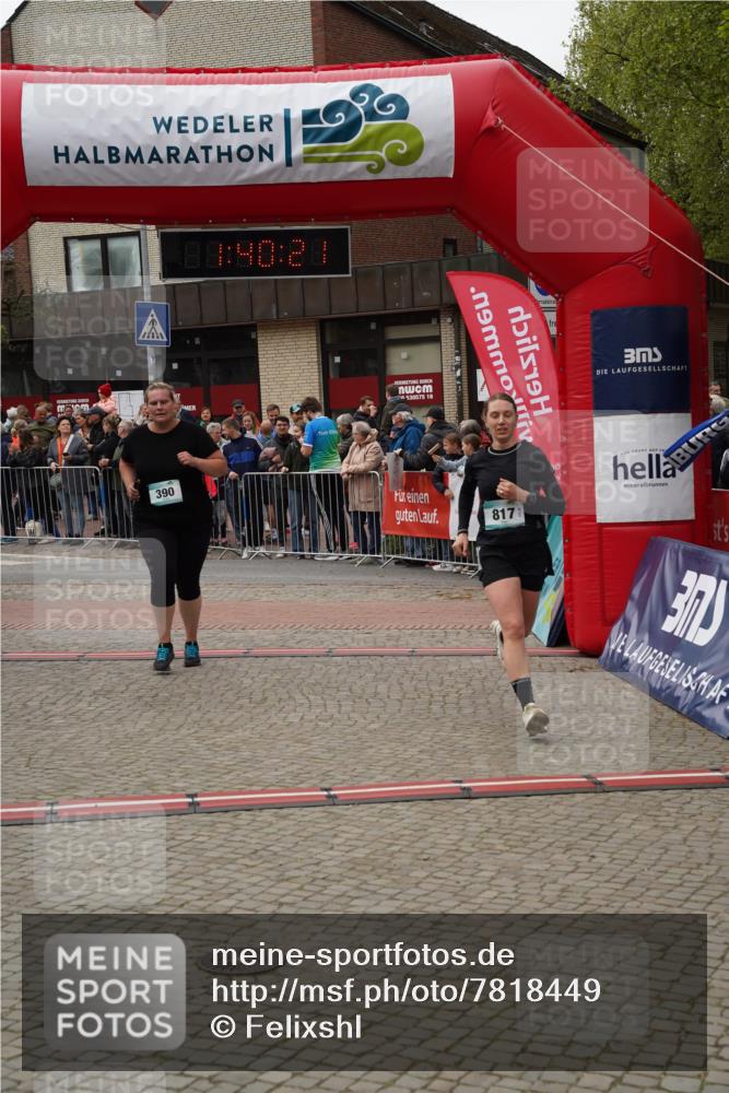 04.05.2025 - 8. Wedeler Halbmarathon Felixshl http://msf.ph/oto/7818449 04.05.2025 11:40:19 Ziel 390, 817, 1001 meine-sportfotos.de