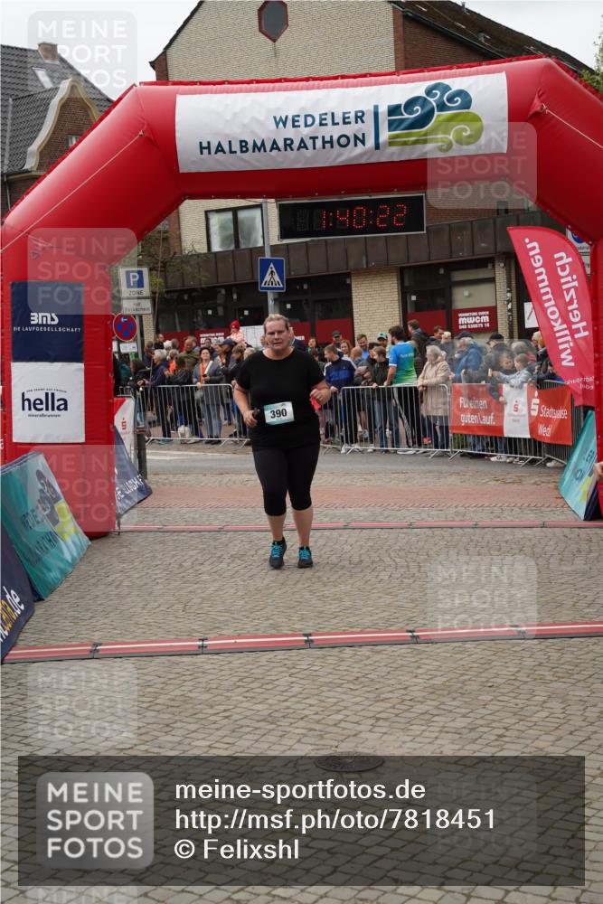 04.05.2025 - 8. Wedeler Halbmarathon Felixshl http://msf.ph/oto/7818451 04.05.2025 11:40:20 Ziel 390, 817 meine-sportfotos.de