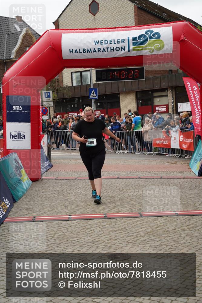 04.05.2025 - 8. Wedeler Halbmarathon Felixshl http://msf.ph/oto/7818455 04.05.2025 11:40:21 Ziel 390, 817 meine-sportfotos.de