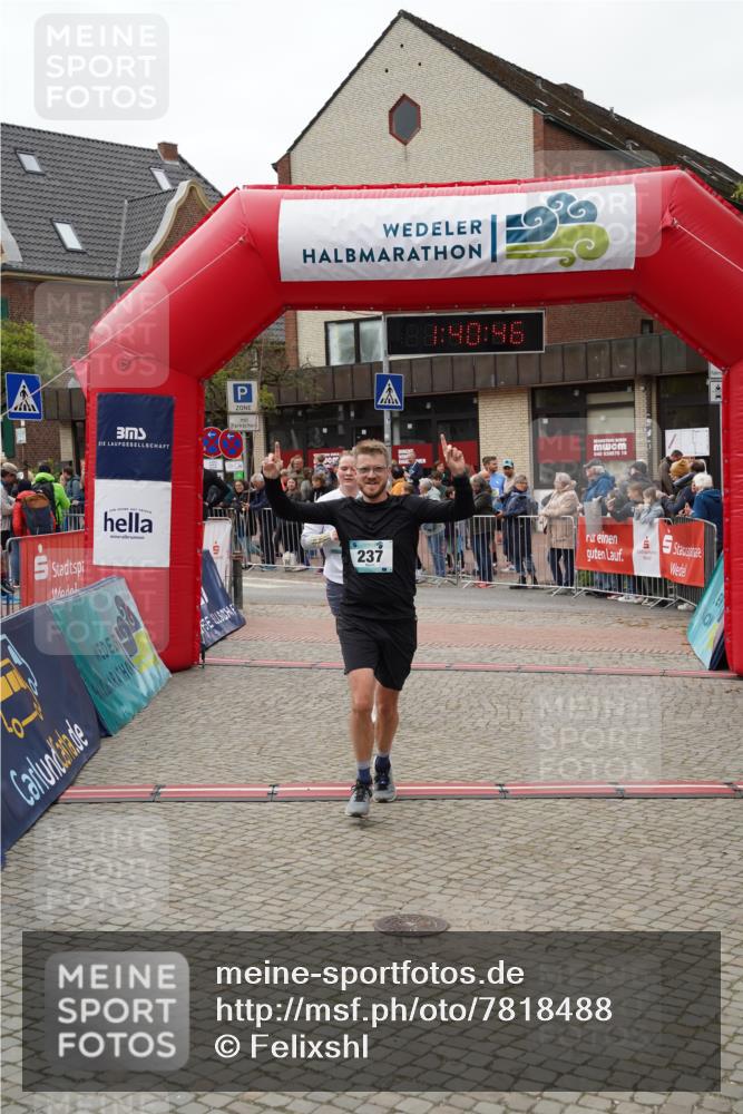 04.05.2025 - 8. Wedeler Halbmarathon Felixshl http://msf.ph/oto/7818488 04.05.2025 11:40:44 Ziel 163, 237, 779 meine-sportfotos.de