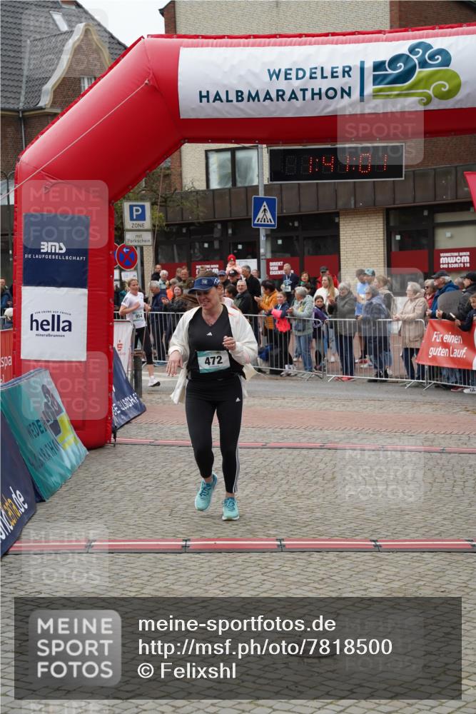 04.05.2025 - 8. Wedeler Halbmarathon Felixshl http://msf.ph/oto/7818500 04.05.2025 11:40:59 Ziel 472, 512, 953, 954 meine-sportfotos.de