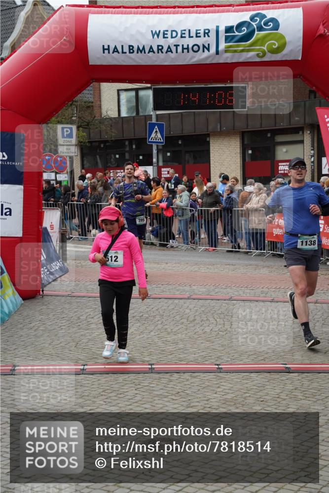 04.05.2025 - 8. Wedeler Halbmarathon Felixshl http://msf.ph/oto/7818514 04.05.2025 11:41:04 Ziel 395, 512, 953, 954, 1138 meine-sportfotos.de
