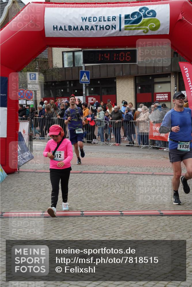 04.05.2025 - 8. Wedeler Halbmarathon Felixshl http://msf.ph/oto/7818515 04.05.2025 11:41:04 Ziel 395, 512, 953, 954, 1138 meine-sportfotos.de
