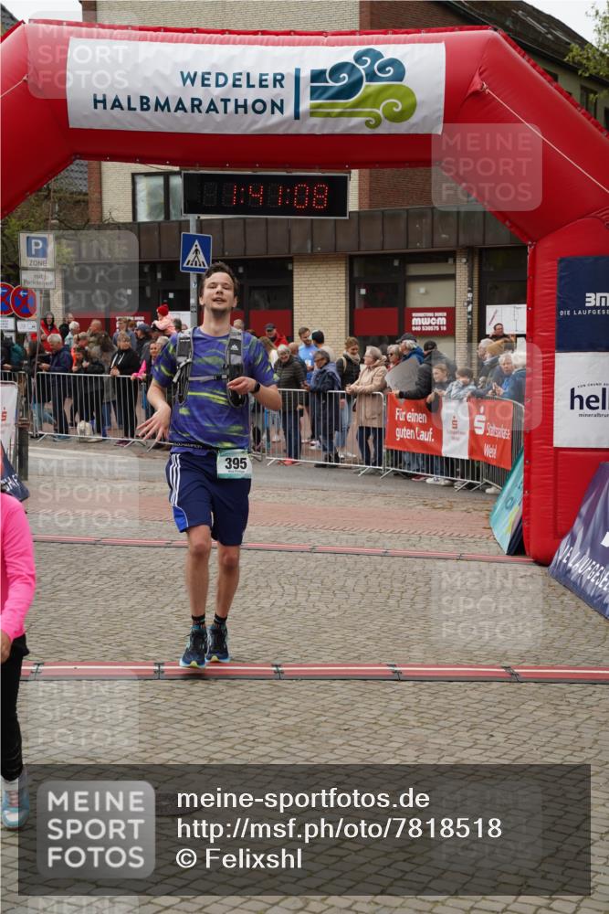 04.05.2025 - 8. Wedeler Halbmarathon Felixshl http://msf.ph/oto/7818518 04.05.2025 11:41:06 Ziel 395, 512, 953, 954, 1138 meine-sportfotos.de