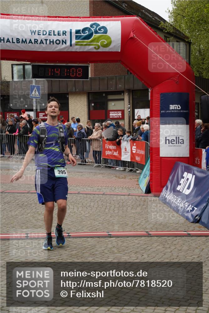 04.05.2025 - 8. Wedeler Halbmarathon Felixshl http://msf.ph/oto/7818520 04.05.2025 11:41:06 Ziel 395, 512, 953, 954, 1138 meine-sportfotos.de