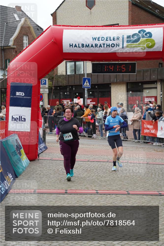 04.05.2025 - 8. Wedeler Halbmarathon Felixshl http://msf.ph/oto/7818564 04.05.2025 11:41:49 Ziel 8, 706, 1119 meine-sportfotos.de