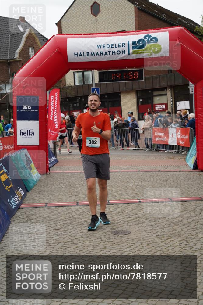 04.05.2025 - 8. Wedeler Halbmarathon Felixshl http://msf.ph/oto/7818577 04.05.2025 11:41:56 Ziel 302, 680, 681 meine-sportfotos.de