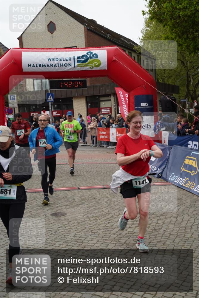 04.05.2025 - 8. Wedeler Halbmarathon Felixshl http://msf.ph/oto/7818593 04.05.2025 11:42:02 Ziel 191, 365, 389, 680, 681, 1051, 1142 meine-sportfotos.de