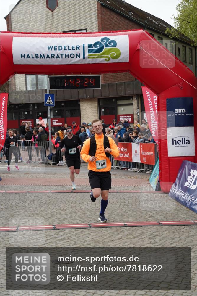 04.05.2025 - 8. Wedeler Halbmarathon Felixshl http://msf.ph/oto/7818622 04.05.2025 11:42:22 Ziel 156, 157, 258, 1150 meine-sportfotos.de