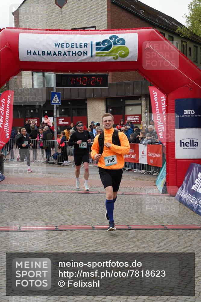 04.05.2025 - 8. Wedeler Halbmarathon Felixshl http://msf.ph/oto/7818623 04.05.2025 11:42:22 Ziel 156, 157, 258, 1150 meine-sportfotos.de