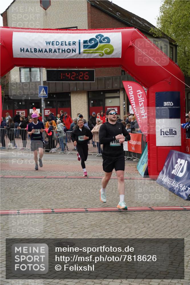 04.05.2025 - 8. Wedeler Halbmarathon Felixshl http://msf.ph/oto/7818626 04.05.2025 11:42:23 Ziel 156, 157, 258, 1150 meine-sportfotos.de