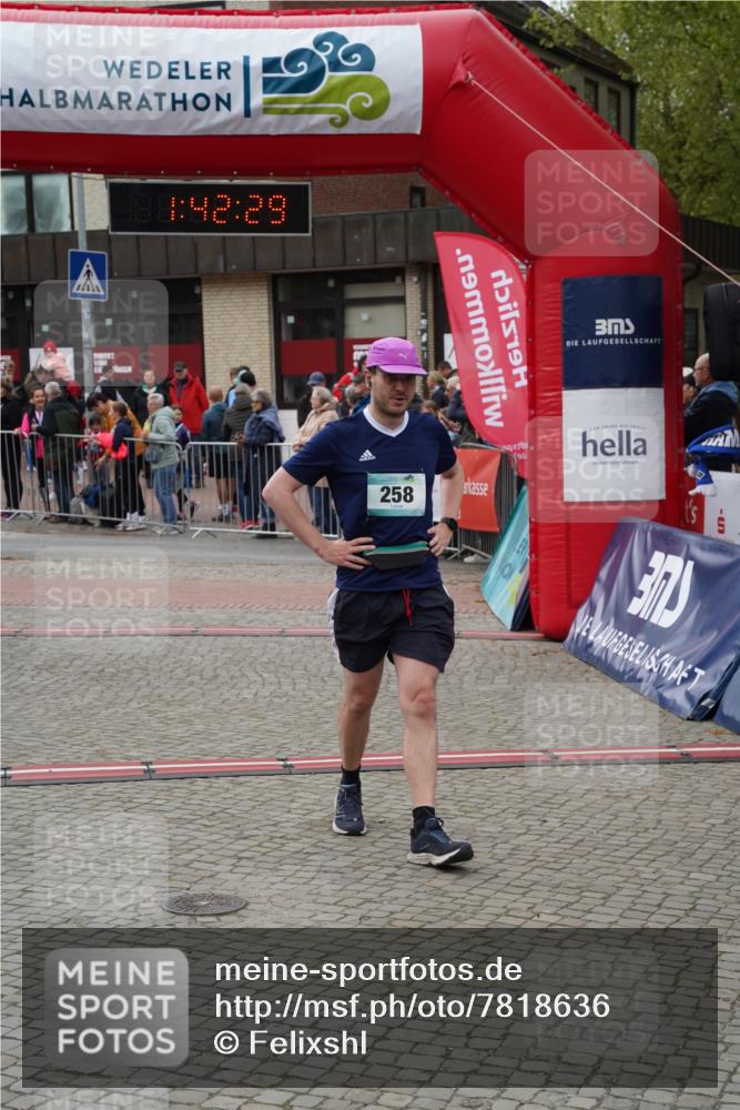04.05.2025 - 8. Wedeler Halbmarathon Felixshl http://msf.ph/oto/7818636 04.05.2025 11:42:27 Ziel 156, 157, 258, 1150 meine-sportfotos.de