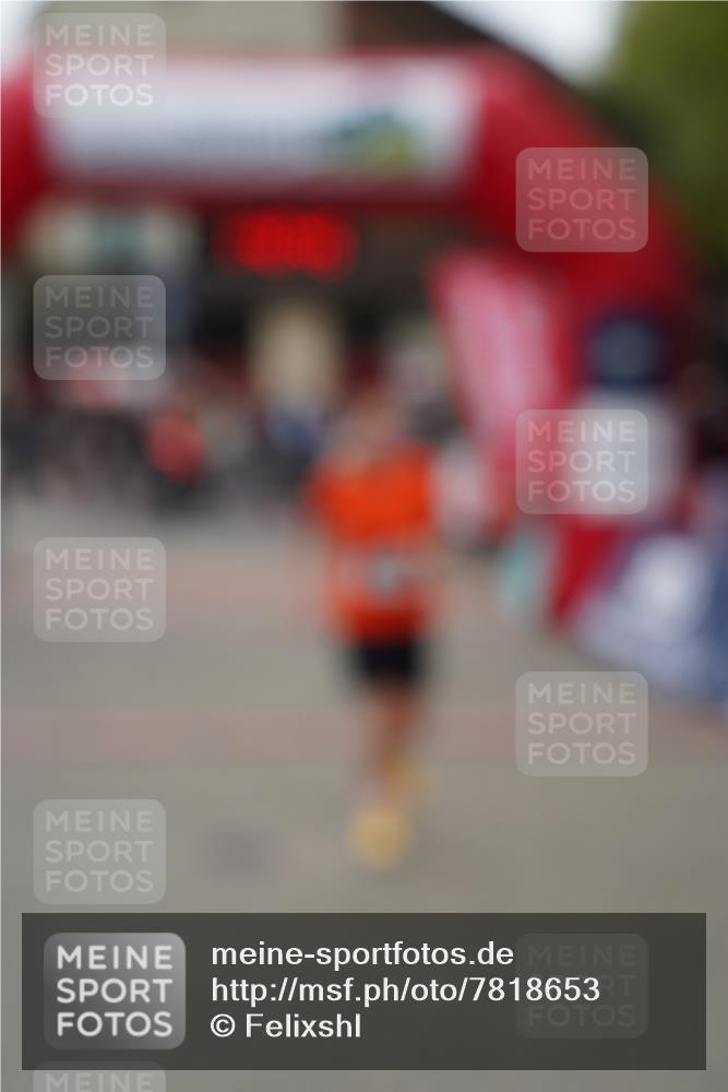 04.05.2025 - 8. Wedeler Halbmarathon Felixshl http://msf.ph/oto/7818653 04.05.2025 11:42:43 Ziel 946 meine-sportfotos.de