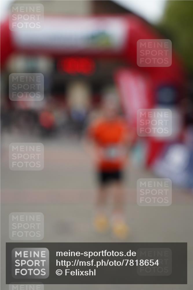 04.05.2025 - 8. Wedeler Halbmarathon Felixshl http://msf.ph/oto/7818654 04.05.2025 11:42:43 Ziel 946 meine-sportfotos.de