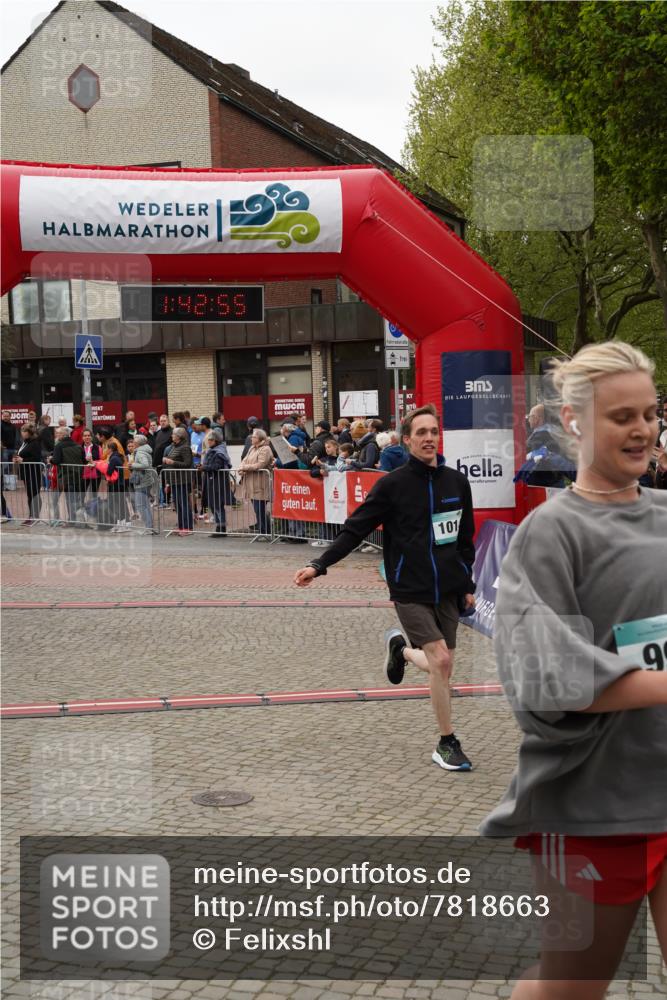 04.05.2025 - 8. Wedeler Halbmarathon Felixshl http://msf.ph/oto/7818663 04.05.2025 11:42:53 Ziel 991, 1014 meine-sportfotos.de