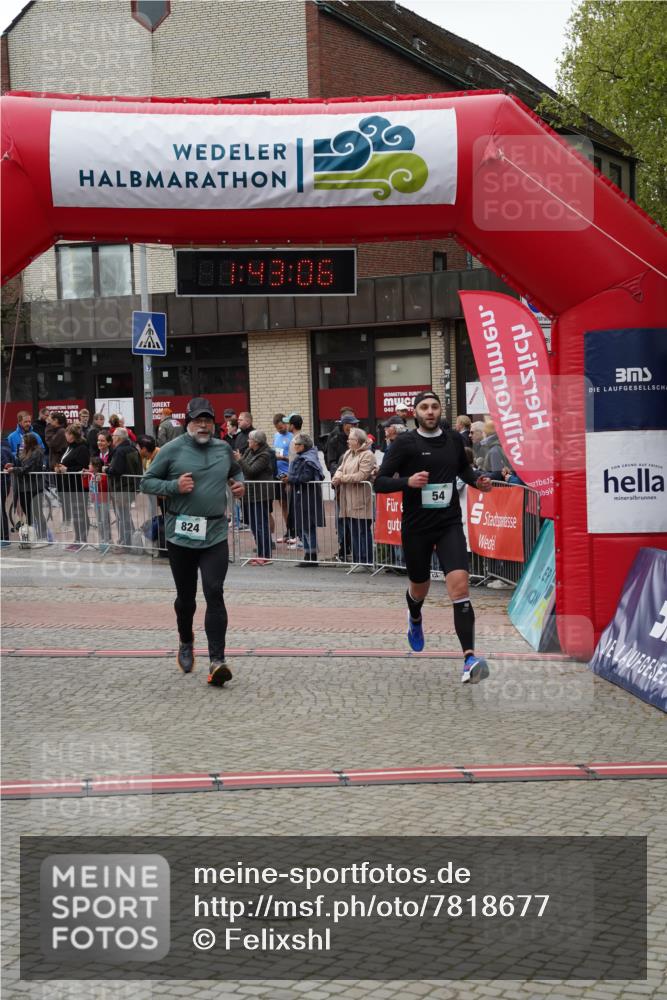 04.05.2025 - 8. Wedeler Halbmarathon Felixshl http://msf.ph/oto/7818677 04.05.2025 11:43:04 Ziel 54, 724, 824 meine-sportfotos.de