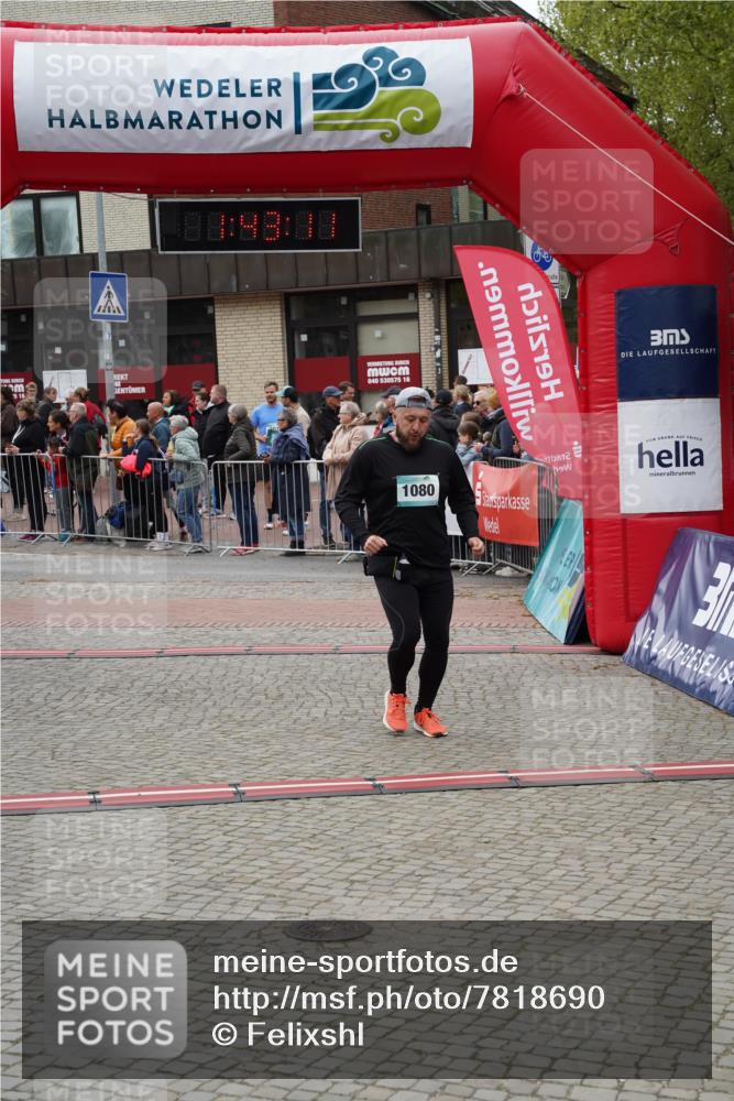04.05.2025 - 8. Wedeler Halbmarathon Felixshl http://msf.ph/oto/7818690 04.05.2025 11:43:09 Ziel 54, 824, 1080 meine-sportfotos.de