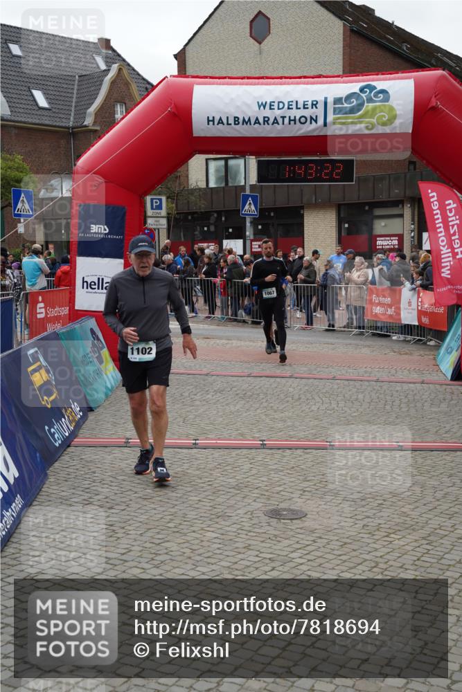 04.05.2025 - 8. Wedeler Halbmarathon Felixshl http://msf.ph/oto/7818694 04.05.2025 11:43:20 Ziel 14, 1066, 1067, 1102 meine-sportfotos.de
