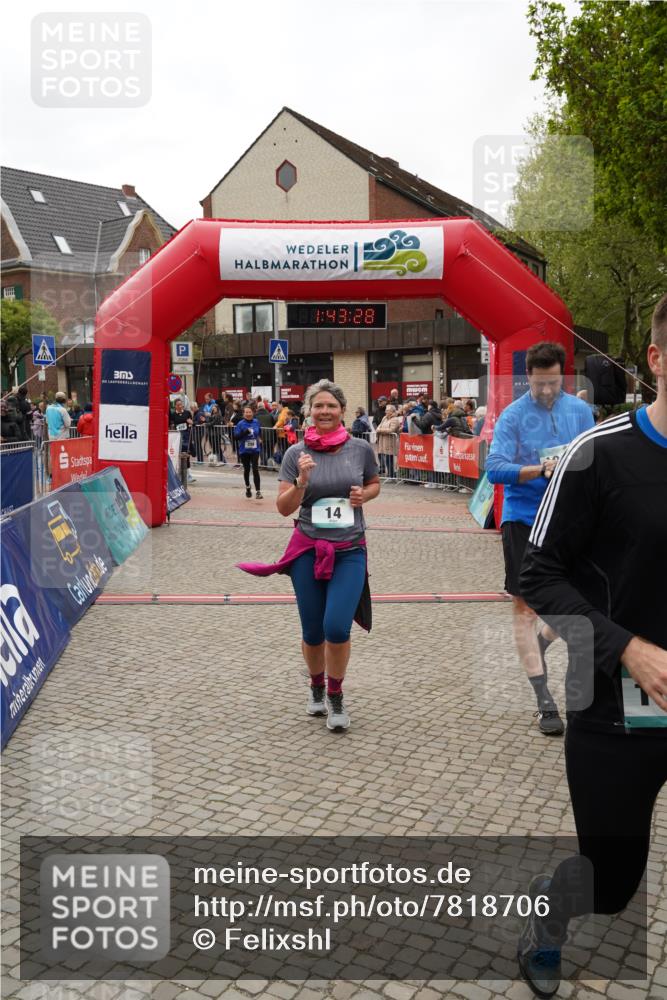 04.05.2025 - 8. Wedeler Halbmarathon Felixshl http://msf.ph/oto/7818706 04.05.2025 11:43:26 Ziel 14, 210, 298, 1066, 1067 meine-sportfotos.de