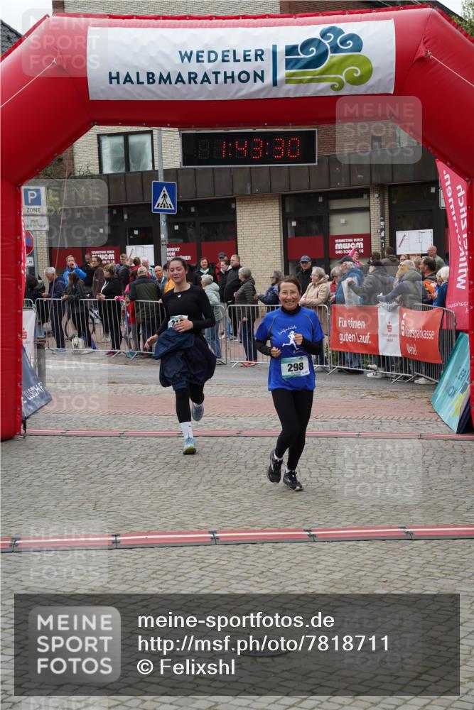 04.05.2025 - 8. Wedeler Halbmarathon Felixshl http://msf.ph/oto/7818711 04.05.2025 11:43:28 Ziel 14, 210, 298, 1066 meine-sportfotos.de